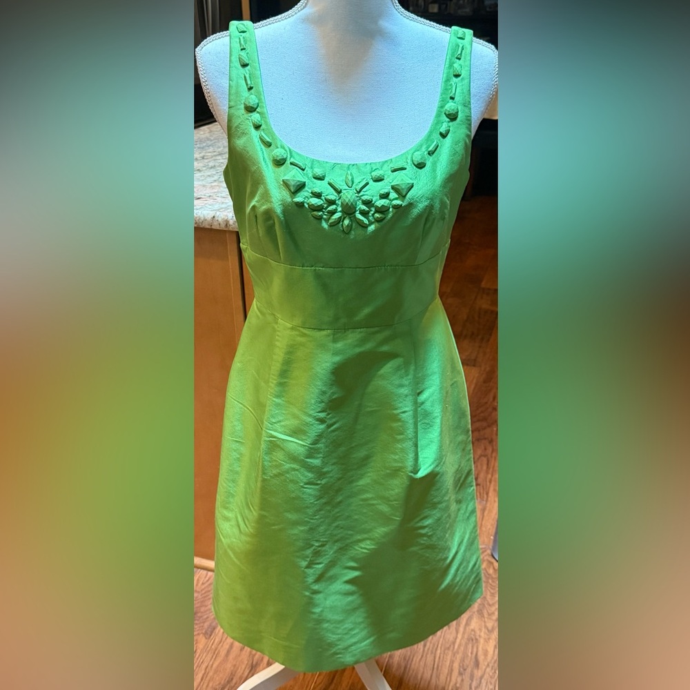 Tahari Vibrant Lime Dress. Size 4. 100% silk. Fully lined - Picture 1 of 13